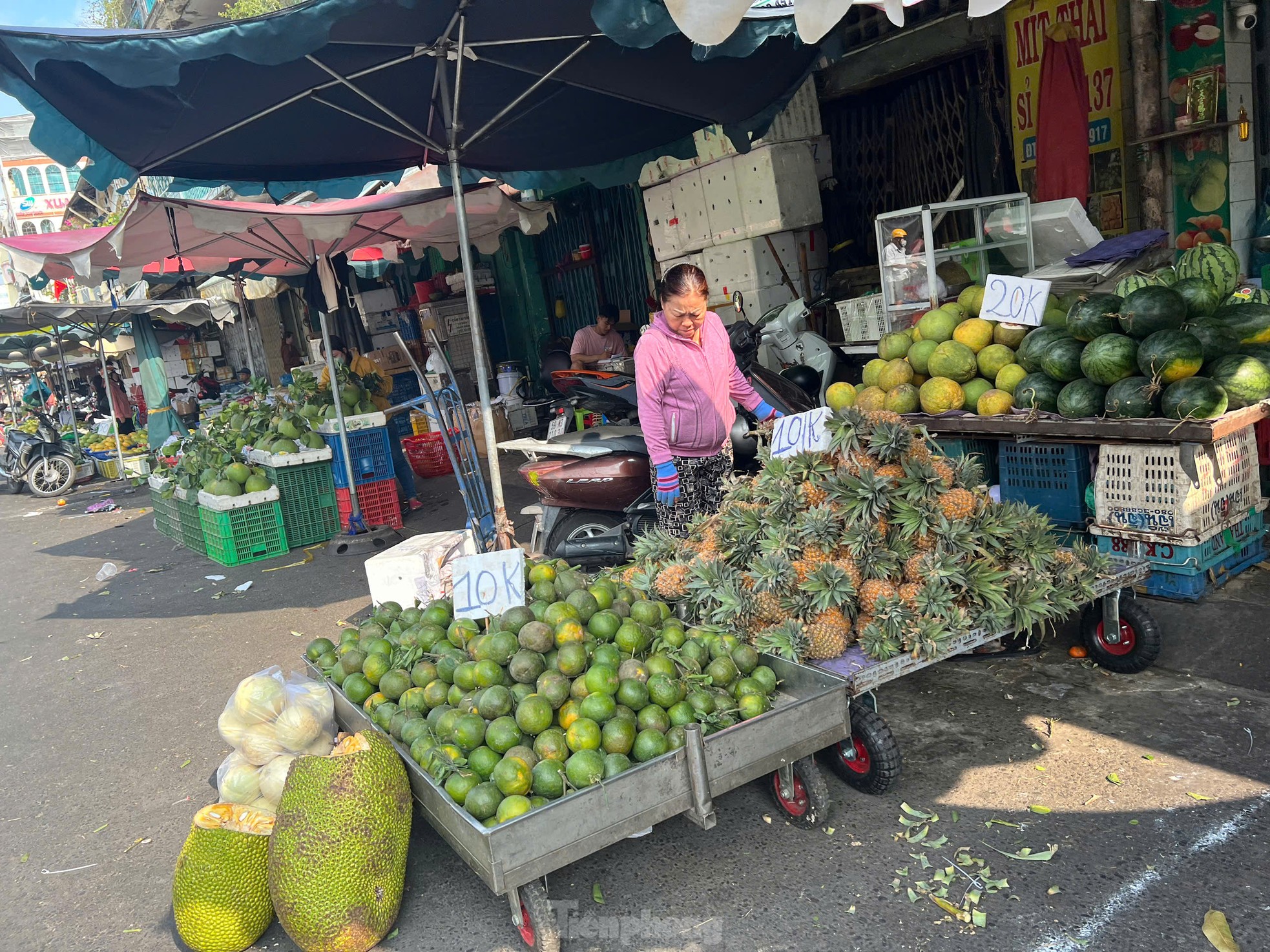 Ngỡ ngàng nhiều trái cây giải nhiệt mùa nóng có giá bằng ly trà đá - Ảnh 5