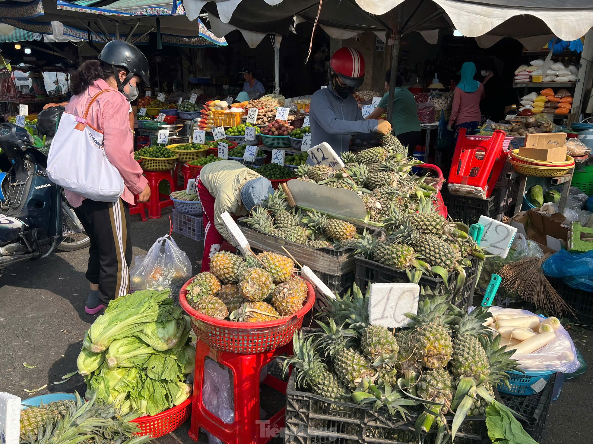 Ngỡ ngàng nhiều trái cây giải nhiệt mùa nóng có giá bằng ly trà đá - Ảnh 13