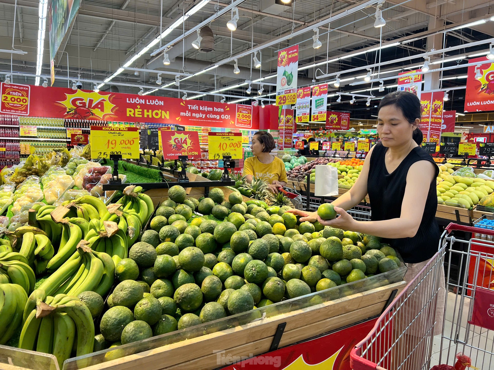 Ngỡ ngàng nhiều trái cây giải nhiệt mùa nóng có giá bằng ly trà đá - Ảnh 9