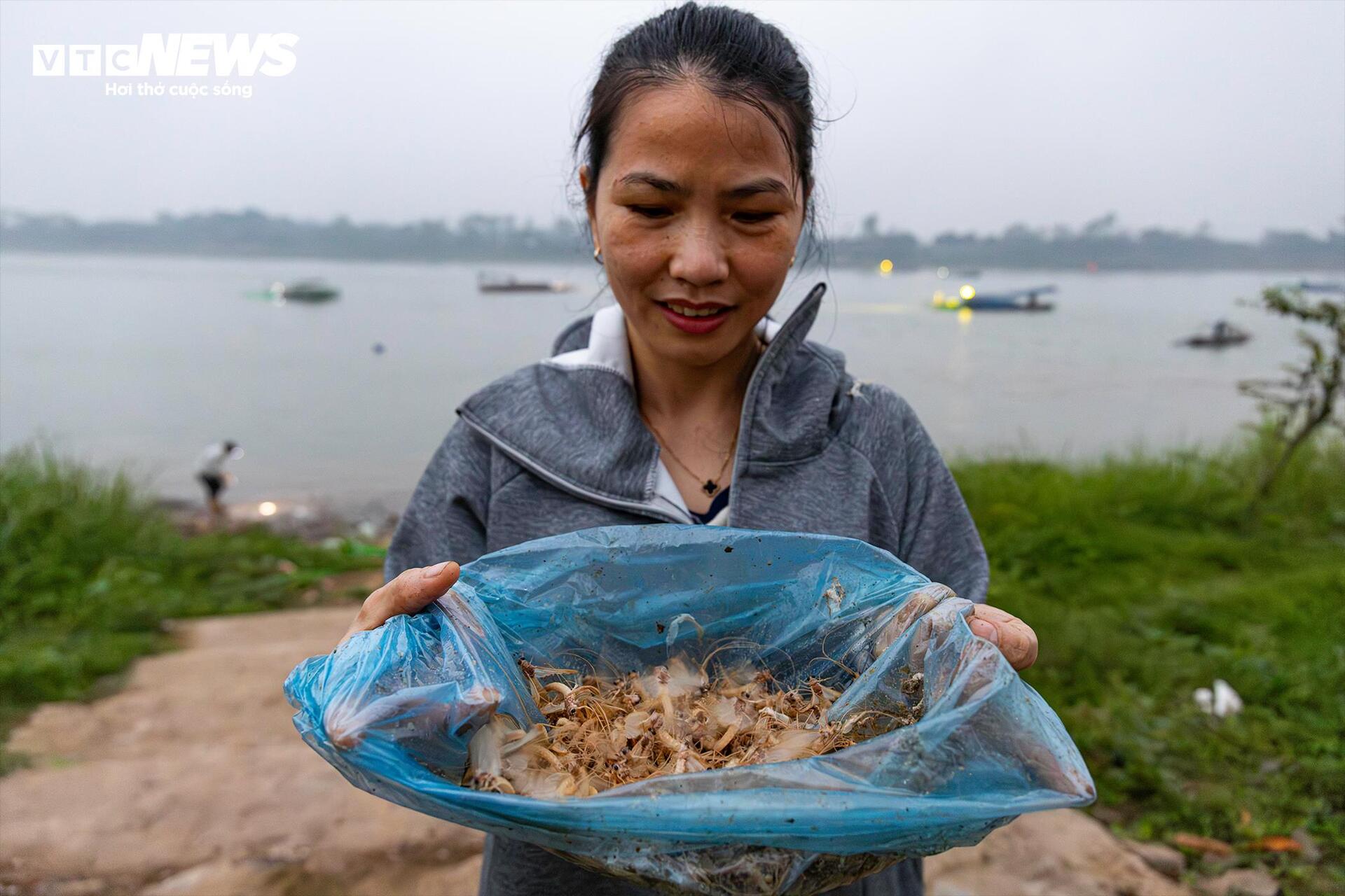 Giăng lưới săn loài 'lộc trời' sống chỉ vài giờ, giá đắt đỏ ở Hà Nội - Ảnh 9