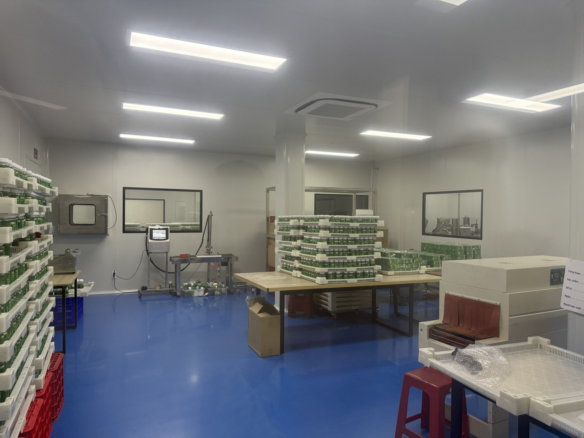 Bên trong nhà máy sản xuất kẹo rau củ khiến Quang Linh Vlogs, Hằng Du Mục bị bắt - Ảnh 6