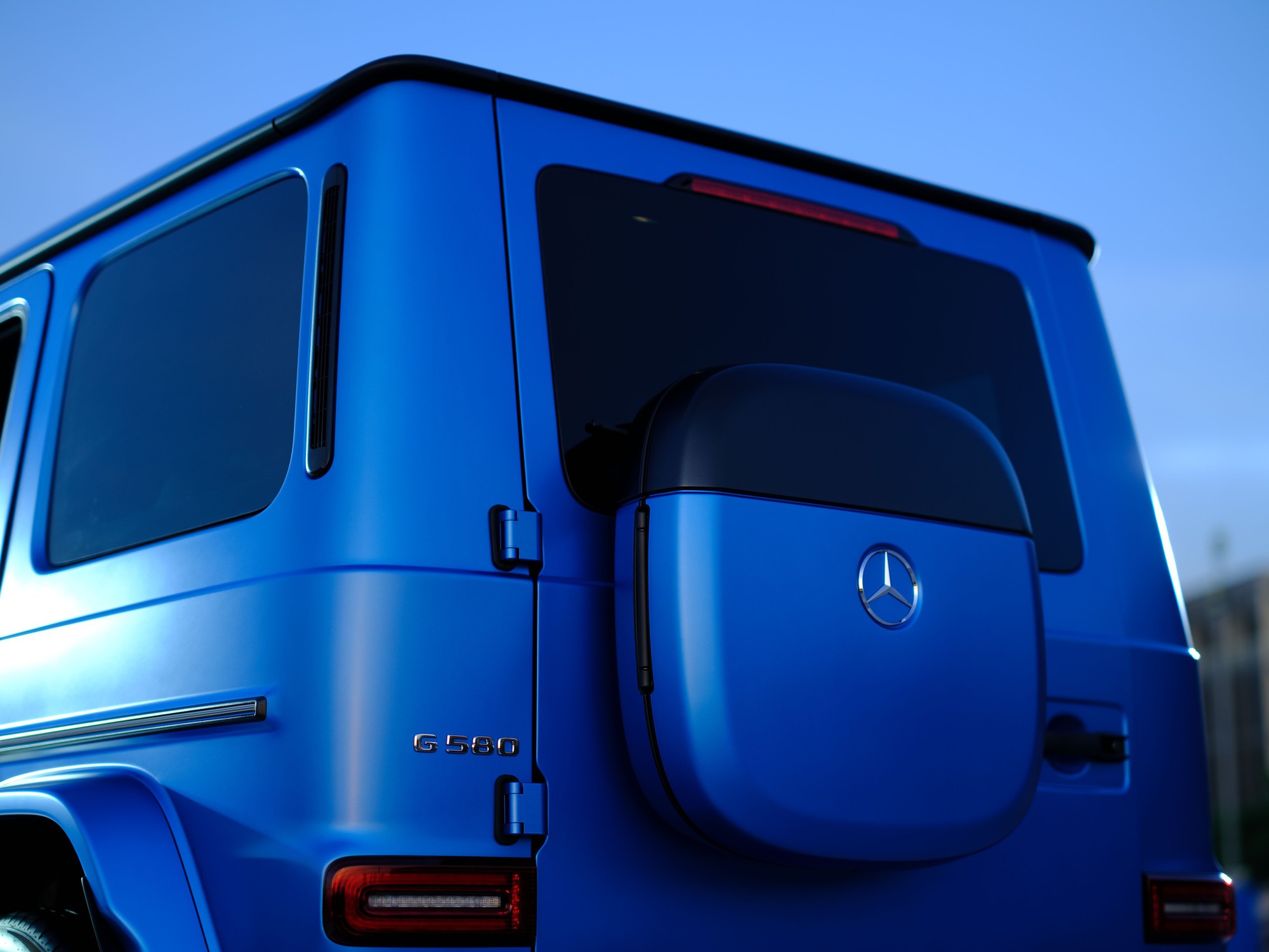 SUV điện Mercedes G 580 về Việt Nam: Giá từ 7,75 tỷ đồng, quay xe 360 độ, chạy 473km/sạc, có cả "hàng hiếm" Edition One - Ảnh 5