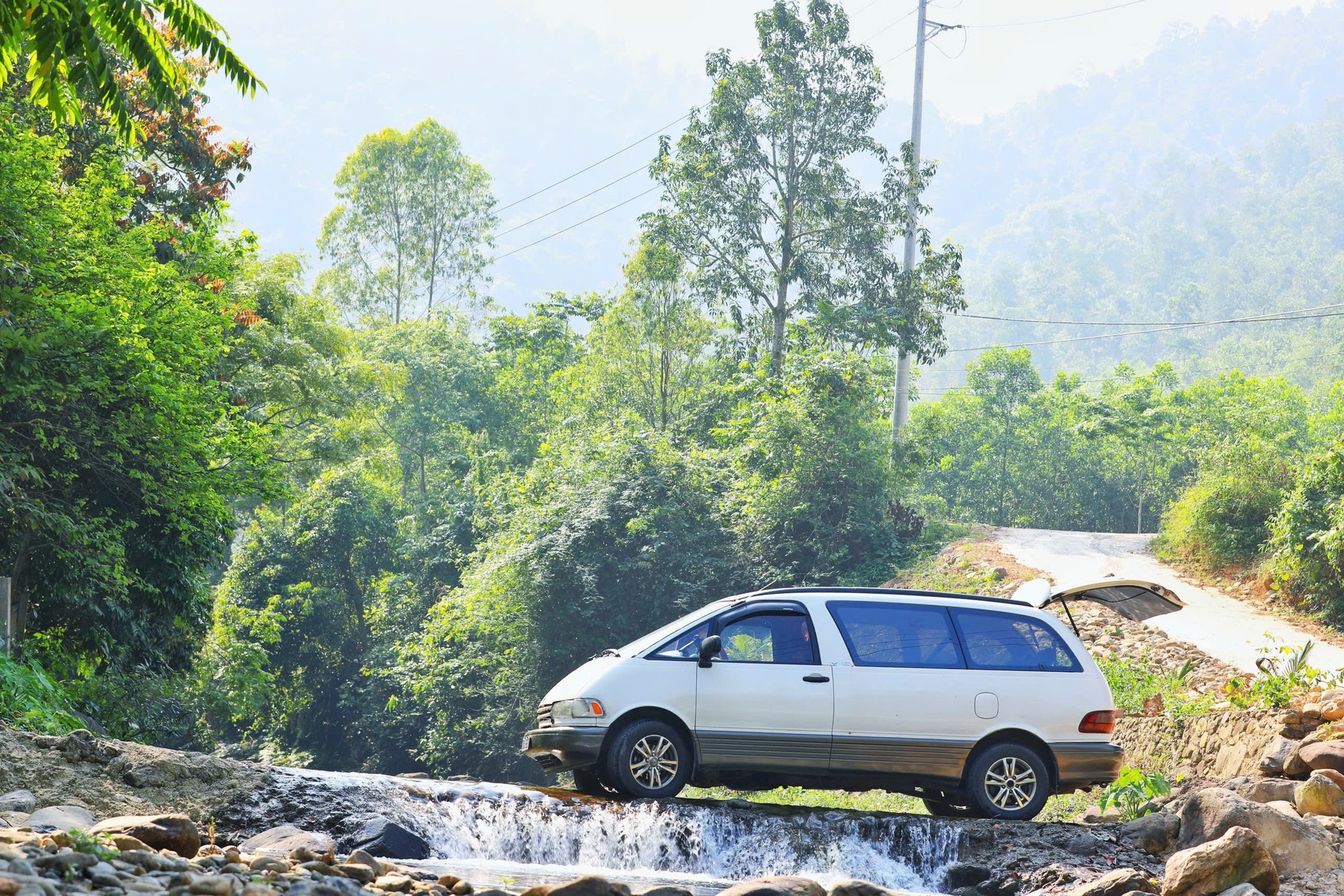 Đẳng cấp giá trị cốt lõi của Toyota: 35 tuổi vẫn 'sẵn sàng xuống biển lên đồi', giá rẻ tiện nghi bất ngờ - Ảnh 2