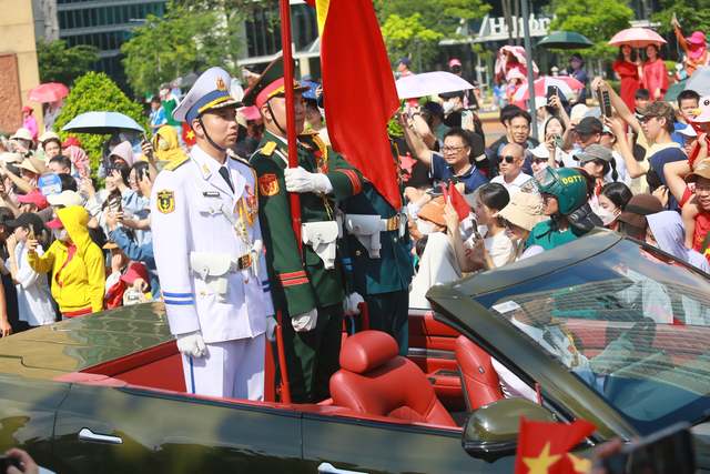 Khách nước ngoài thắc mắc mãi về xe diễu binh ở Việt Nam, chuyên trang xe của Mỹ giải đáp có chính xác? - Ảnh 4