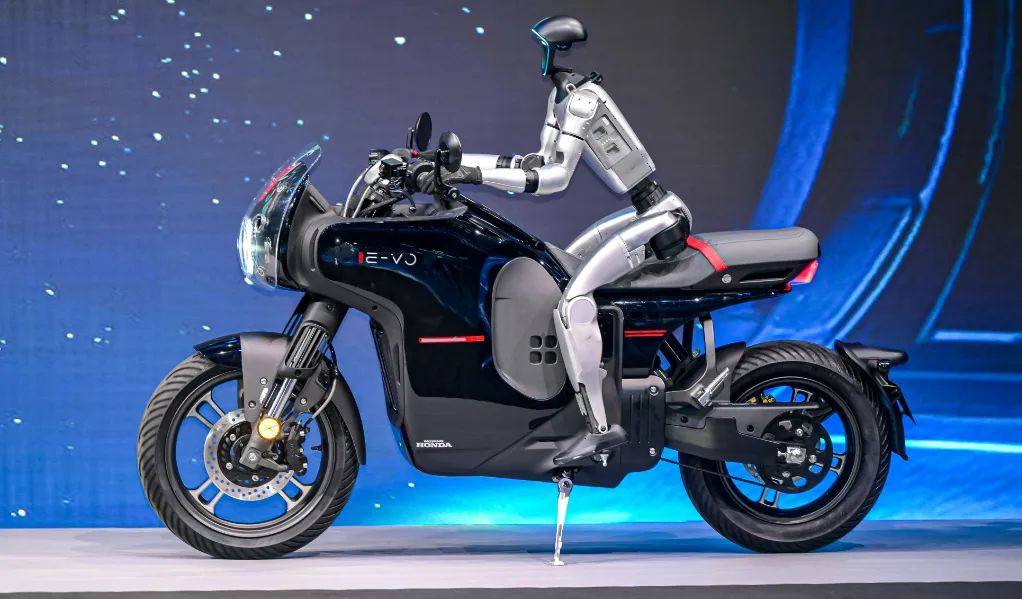 Honda ra mắt xe điện đẹp lạ: Mạnh hơn SH160i, 1 tiếng sạc đầy 80%, màn hình 7 inch, giá bán thế nào? - Ảnh 8