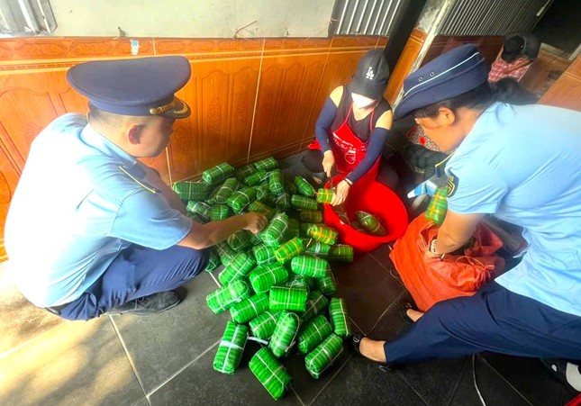 Nghệ An: Phát hiện hơn nửa tấn mì chính nghi giả thương hiệu lớn - Ảnh 5