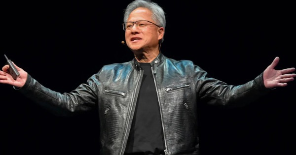 CEO Nvidia Jensen Huang lần đầu được tăng lương sau 10 năm