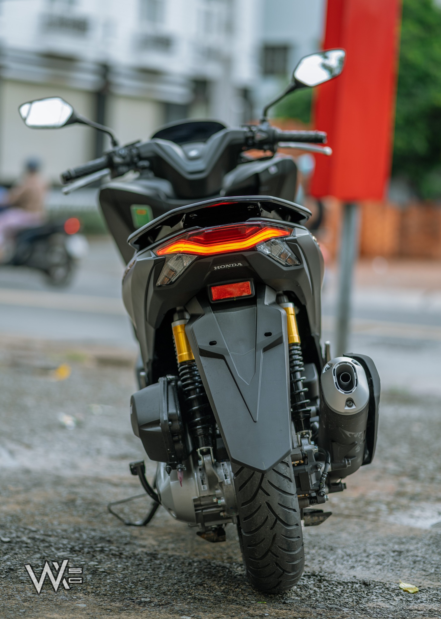 Honda Phi Thuyền 2025 quá 'hot', một lô vừa về giờ còn vài chiếc: Cốp to hơn của SH, ăn xăng 2,2L/100km - Ảnh 9