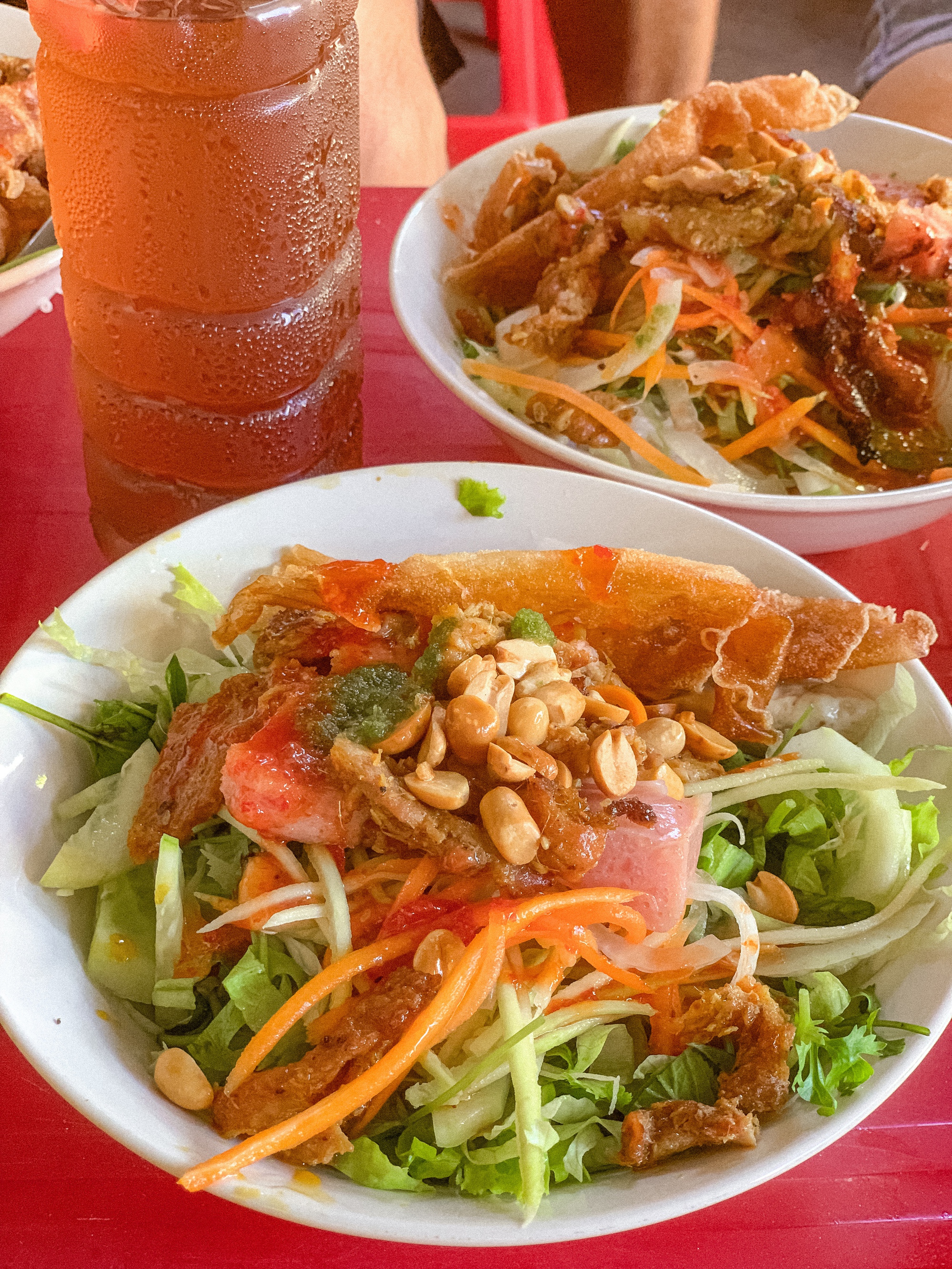 Du khách "sốc" khi đi ăn ở Nha Trang: Bánh bèo 15k/khay 10 chiếc, bánh xèo 8k/chiếc "ú ụ" hải sản - Ảnh 2