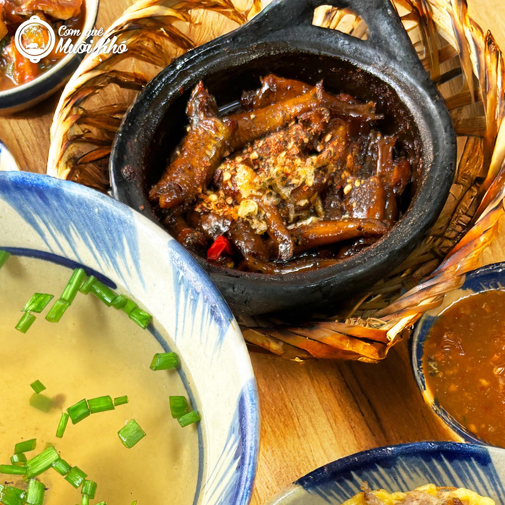 Cơm quê Mười Khó của Trường Giang bất ngờ bị réo tên giữa drama "cơm quê giá thành phố" - Ảnh 6