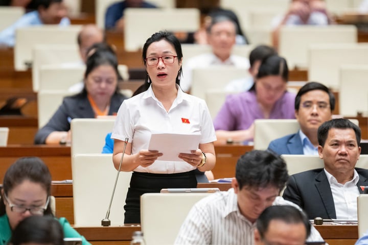 Từ vụ Quang Linh Vlogs quảng cáo 'nổ', đại biểu Quốc hội muốn chế tài mạnh hơn - Ảnh 1