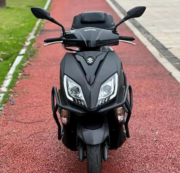 Chiếc xe tay ga không ABS của nhà Suzuki khiến thị trường Trung Quốc 'náo loạn': Người dùng nóng ruột, hãng vẫn im lặng! - Ảnh 4