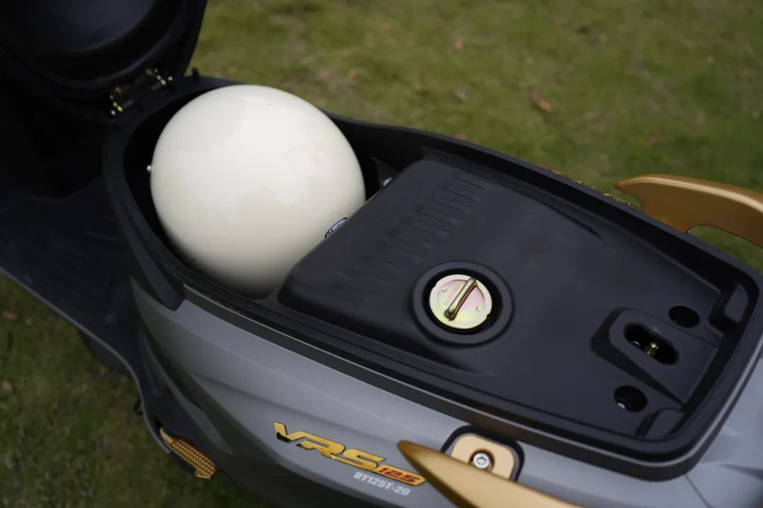 'Vua xe ga' 125cc siêu tiết kiệm xăng ra mắt: ABS 2 kênh xịn xò ngang Honda SH, giá rẻ hơn Air Blade - Ảnh 6