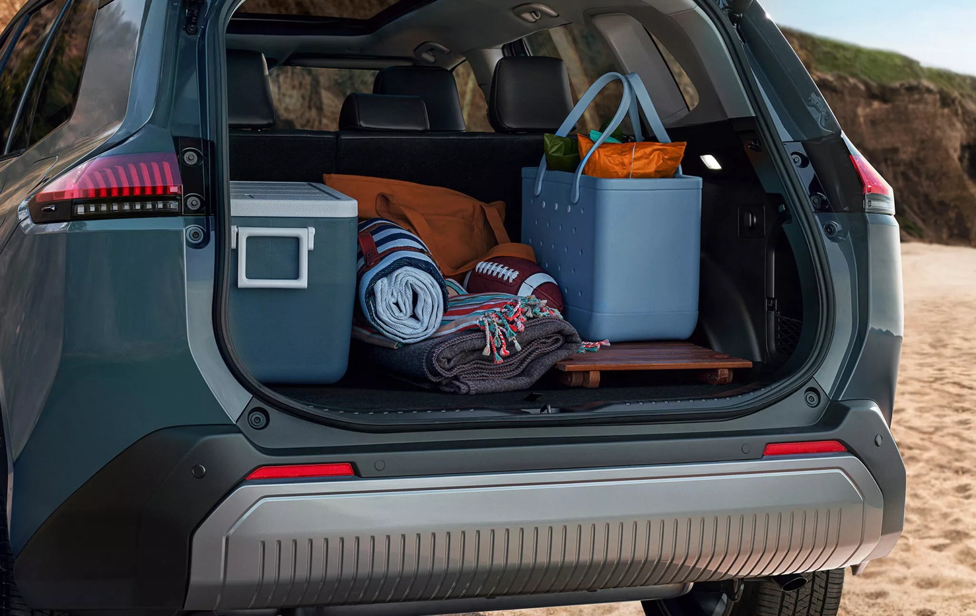 Toyota RAV4 thế hệ mới ra mắt: Đấu Honda CR-V bằng màn lớn, chỉ còn hybrid, mạnh tới 320 mã lực, chạy không xăng 80km/sạc - Ảnh 5