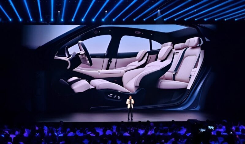 SUV điện đầu tiên của Xiaomi ra mắt: Mạnh như siêu xe, sạc siêu nhanh, tầm hoạt động hơn 800 km - Ảnh 7