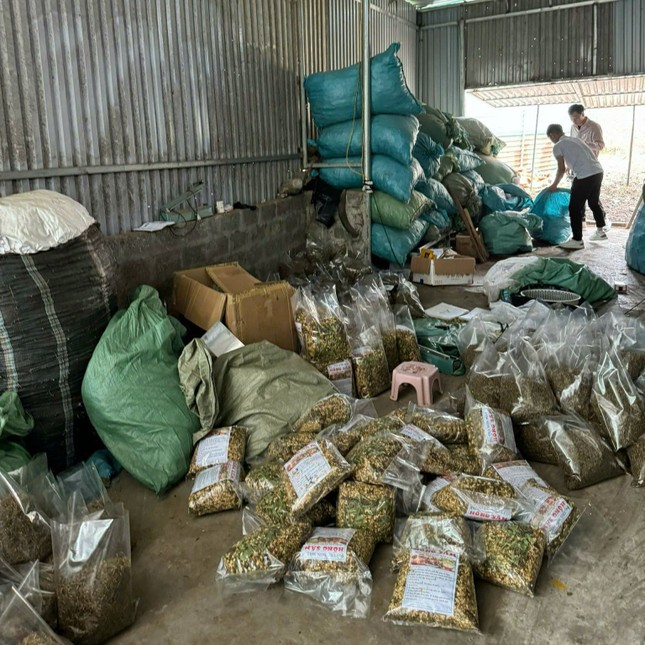 Công an Hà Nội vạch trần thủ đoạn của đường dây sản xuất, tiêu thụ thuốc tăng cường sinh lý giả - Ảnh 3