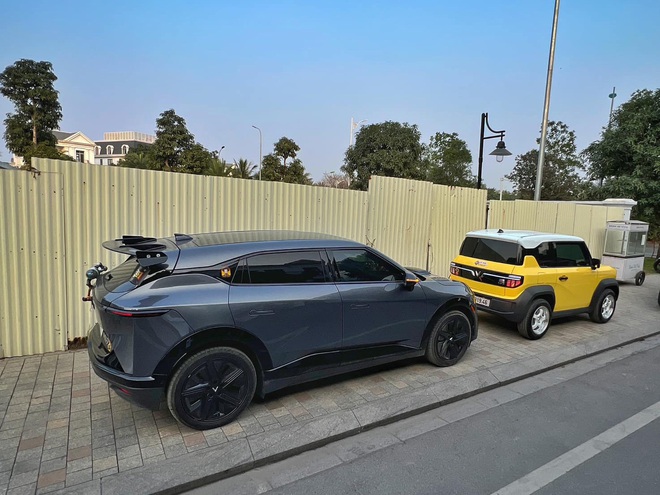 Chủ tiệm Âu phục mua cả VinFast VF 7 và VF 3: ‘Chọn xe như chọn suit, sẽ thêm VF 9 để đủ bộ sưu tập thời trang, thực dụng’ - Ảnh 6