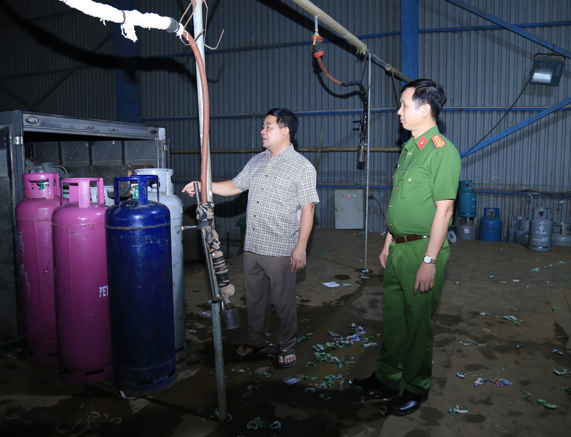 “Giật mình” kết quả kiểm tra các cơ sở kinh doanh gas lớn ở TP Biên Hòa, Đồng Nai - Ảnh 1