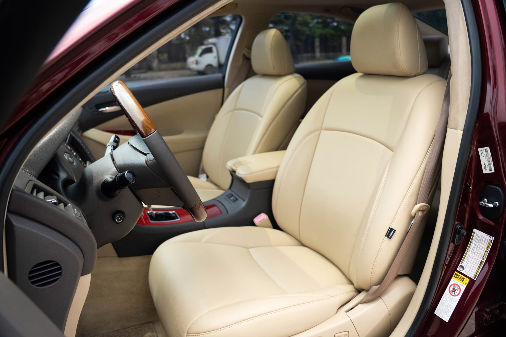 Lexus ES gần 20 năm tuổi vẫn có giá hơn 400 triệu: Chạy 140.000km, nội thất còn đẹp, ngoại thất nhuốm màu thời gian - Ảnh 12