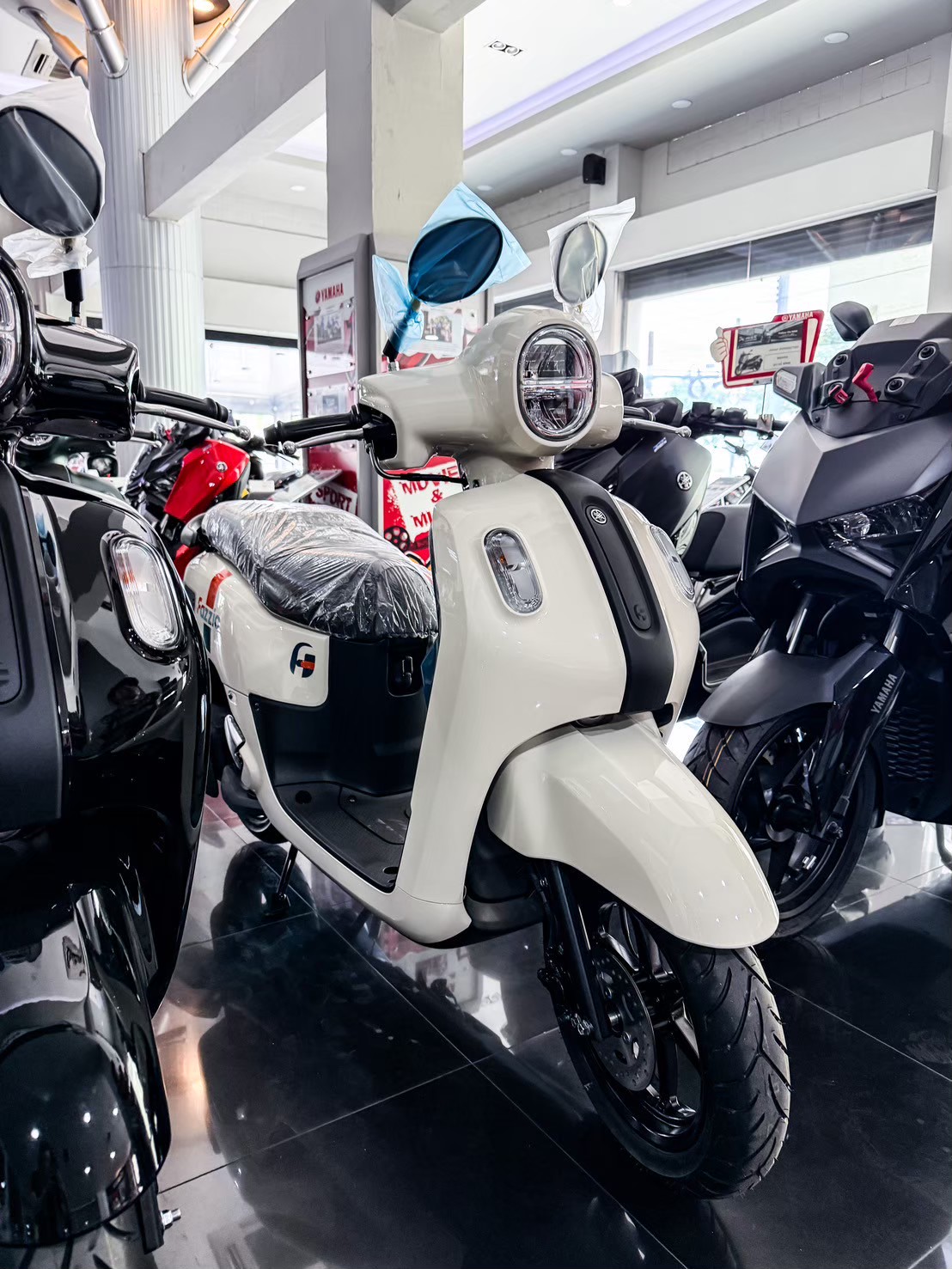 Xe ga siêu tiết kiệm xăng của Yamaha về đại lý: Trang bị vượt Honda Vision, động cơ hybrid - giá chỉ 35 triệu đồng - Ảnh 7
