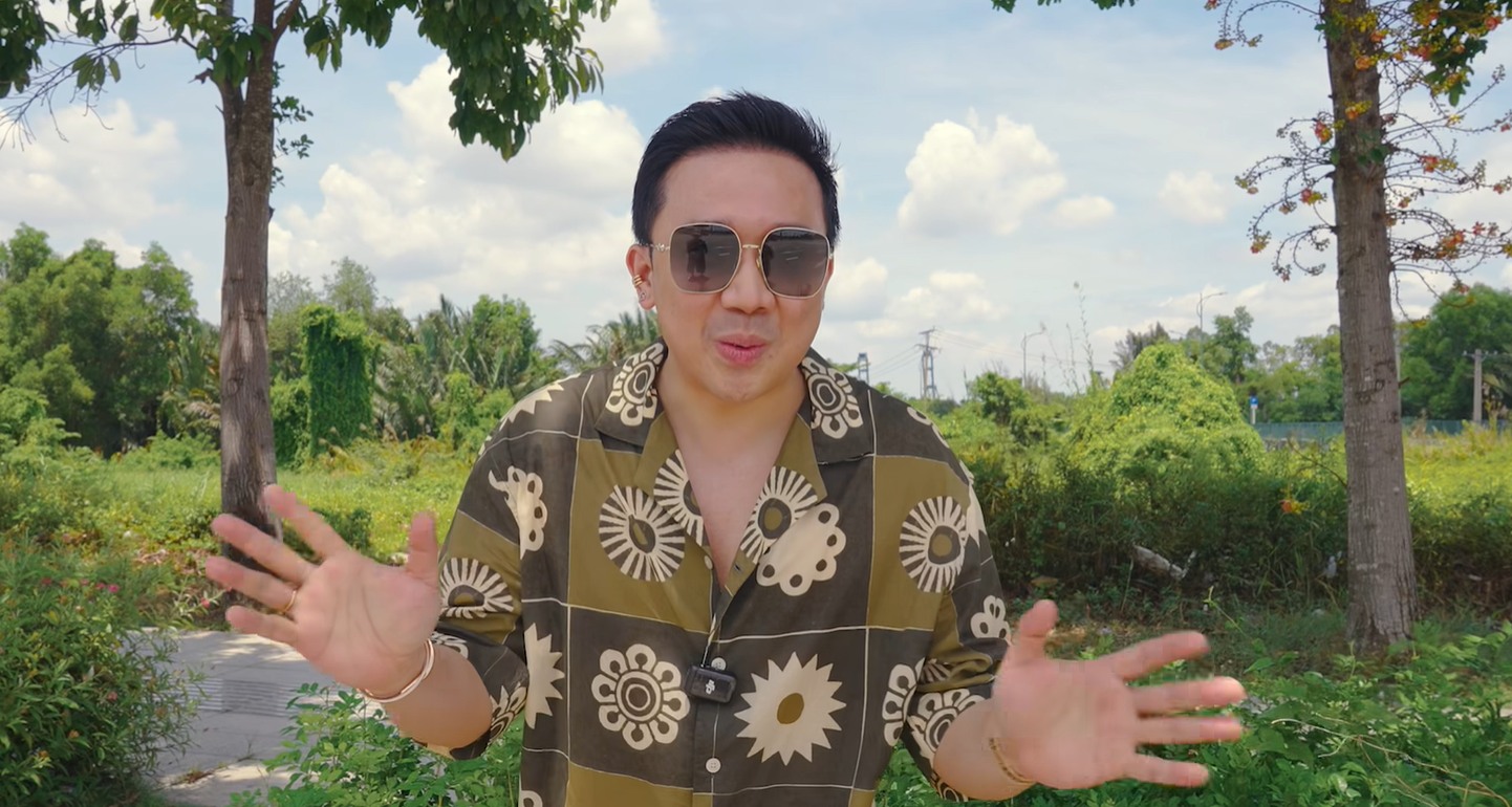 Trấn Thành review xe VinFast VF 3 mượt như dân chuyên nghiệp, khẳng định "không quảng cáo" - Ảnh 1