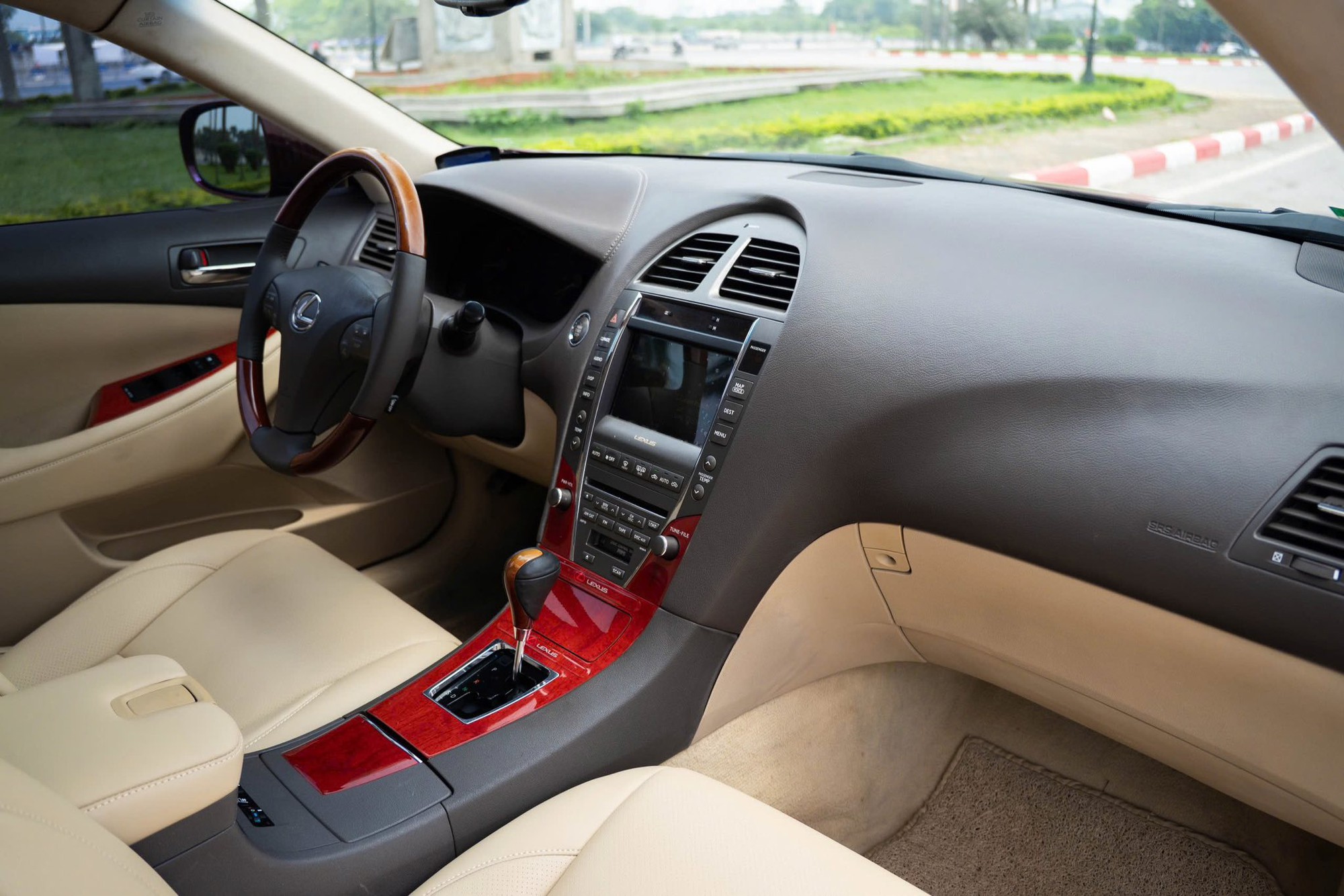 Lexus ES gần 20 năm tuổi vẫn có giá hơn 400 triệu: Chạy 140.000km, nội thất còn đẹp, ngoại thất nhuốm màu thời gian - Ảnh 7