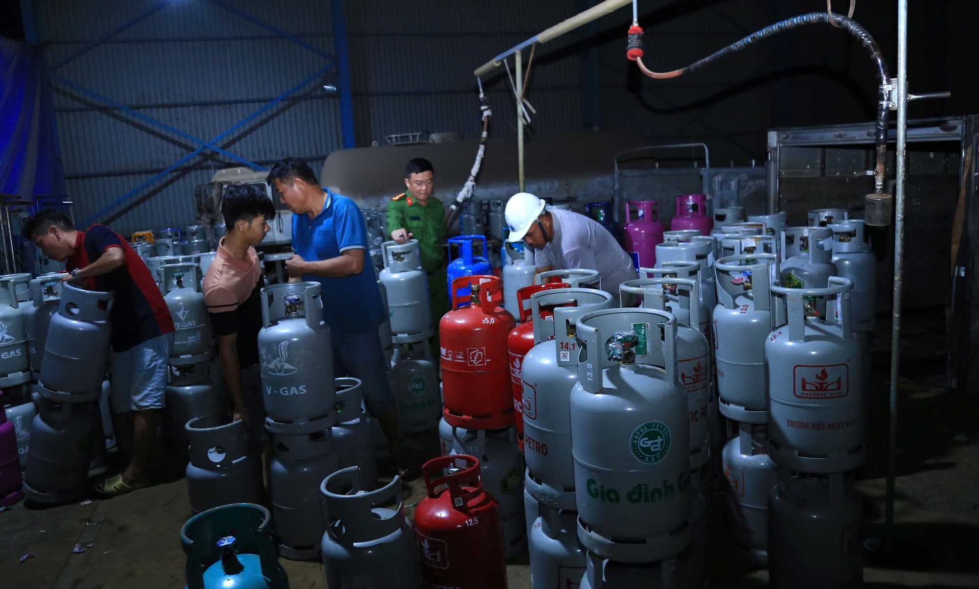 “Giật mình” kết quả kiểm tra các cơ sở kinh doanh gas lớn ở TP Biên Hòa, Đồng Nai - Ảnh 4