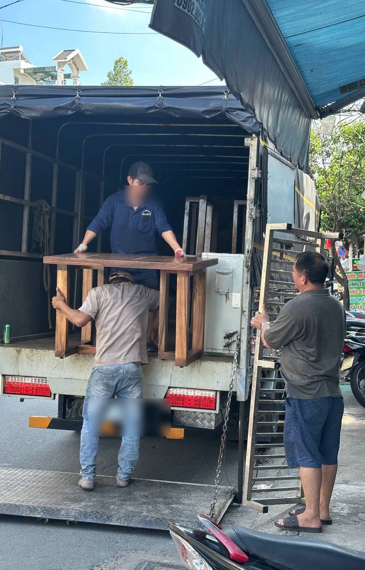 HOT: Cơ sở Lòng Chát TP.HCM bất ngờ dọn bàn ghế và bát đĩa chuyển đi dù chỉ mới thông báo "tạm dừng hoạt động" - Ảnh 5