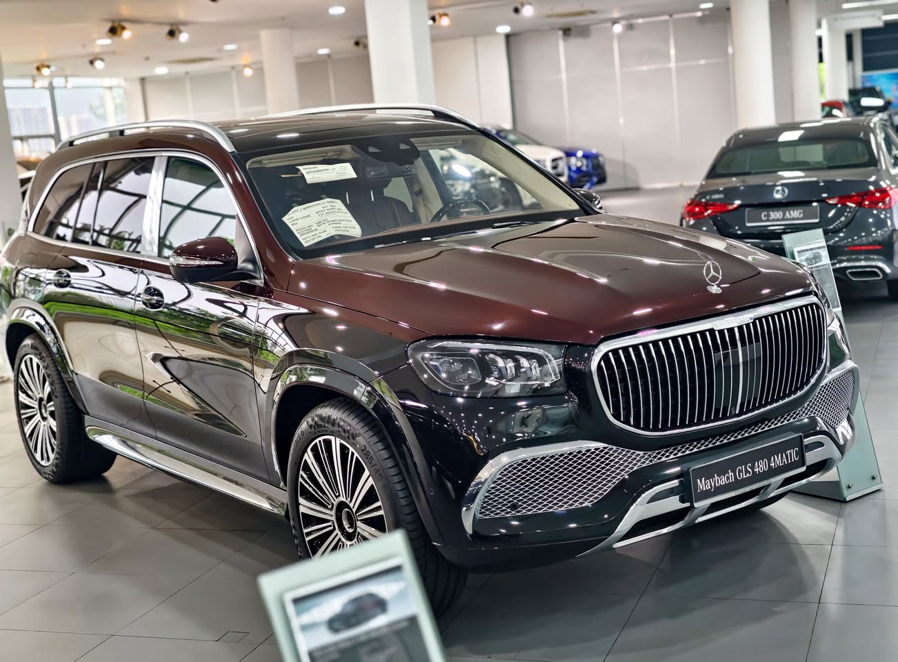 Cận cảnh Mercedes-Maybach GLS 480 hiếm ở đại lý: Riêng tiền chọn màu sơn thừa mua Mazda CX-5 bản cao nhất - Ảnh 1