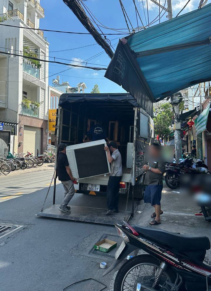 HOT: Cơ sở Lòng Chát TP.HCM bất ngờ dọn bàn ghế và bát đĩa chuyển đi dù chỉ mới thông báo "tạm dừng hoạt động" - Ảnh 6