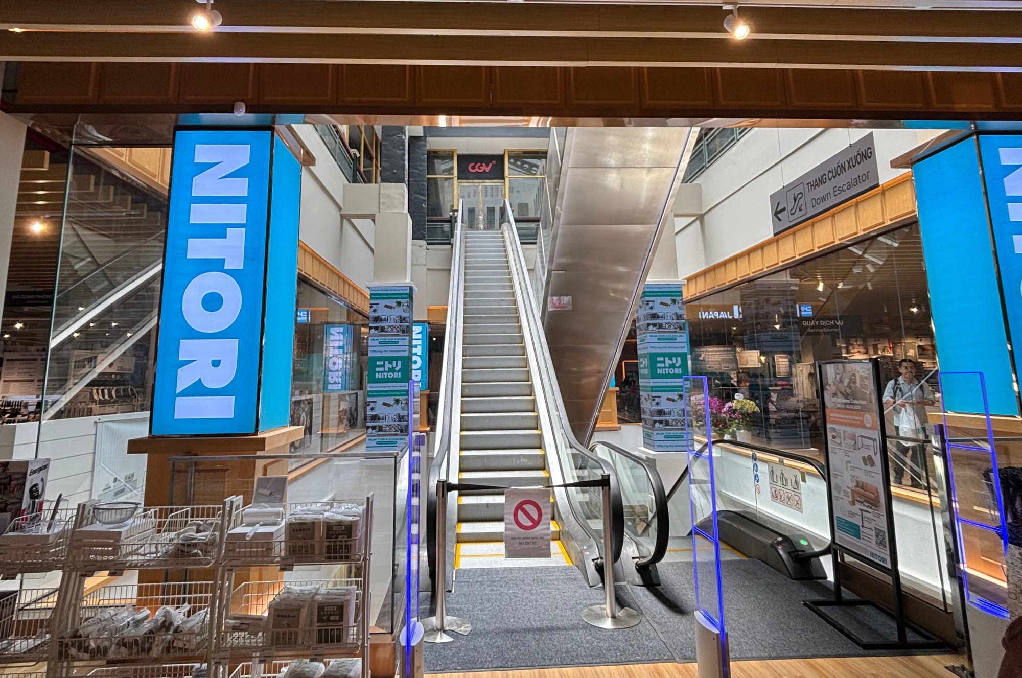 1 trung tâm thương mại từng "ngủ yên" giữa Quận 1 bỗng đông nghịt khách chỉ vì 4 thương hiệu đến từ Nhật Bản - Ảnh 2