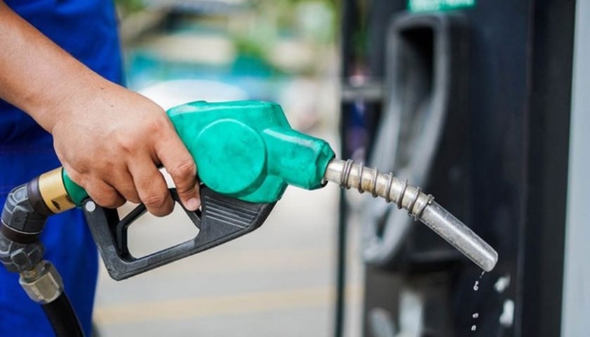 Giá xăng vượt 19.500 đồng/lít từ 15 giờ chiều nay - Ảnh 1