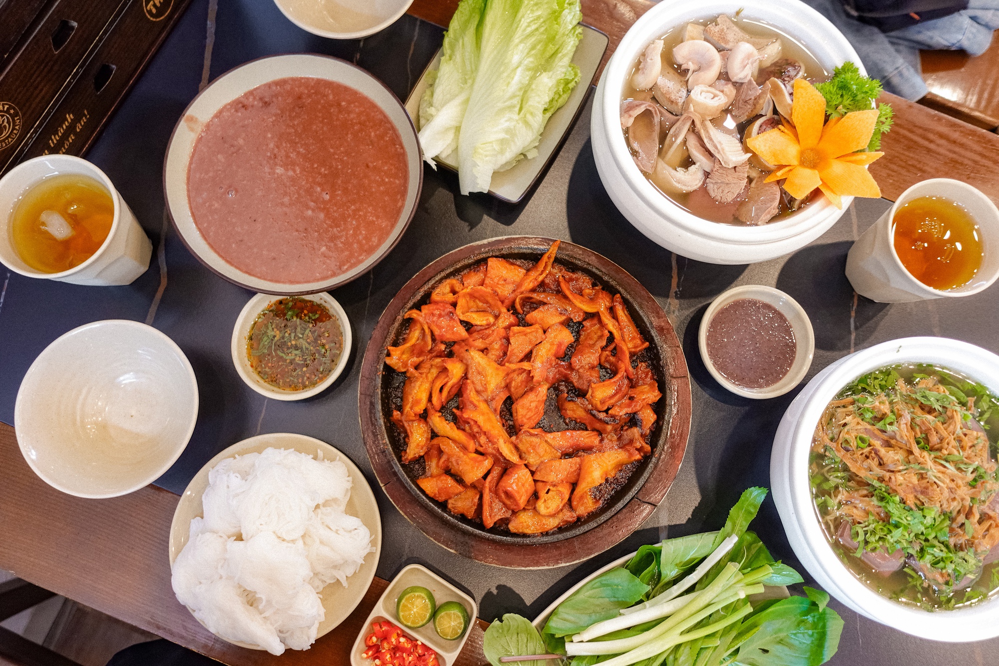 Đi ăn thử Lòng Chát sau drama: Không có lòng se điếu, liệu các món có ngon và giá có "chát" như lời đồn? - Ảnh 1