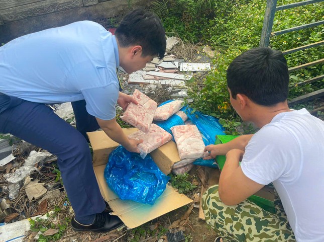 Nghệ An: Phát hiện hơn nửa tấn mì chính nghi giả thương hiệu lớn - Ảnh 4