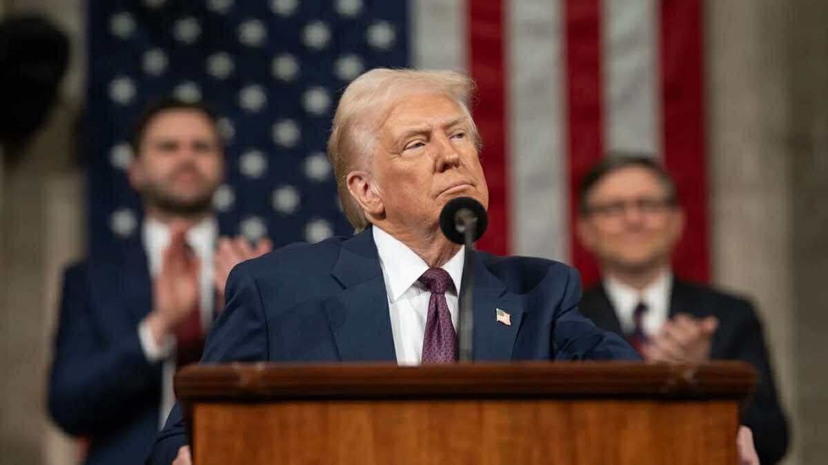 Tổng thống Trump giáng đòn vào lĩnh vực "điểm nghẽn" của Trung Quốc: Thỏa thuận 90 ngày rất mong manh! - Ảnh 1