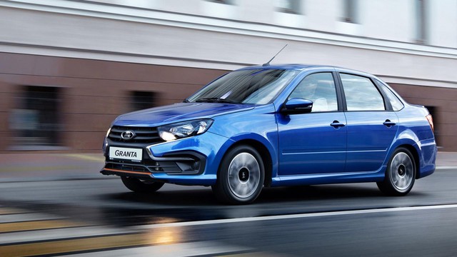 Cả lô xe Nga, chiếc đắt nhất chỉ từ 390 triệu: "Nếu bền với ăn xăng ít thì chạy đầy đường" - Ảnh 4