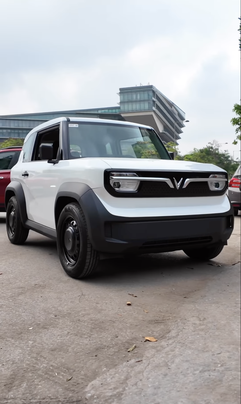 ‘Cá sấu chúa’ Quỳnh Nga tậu VinFast VF 3 dù đã có Mercedes C-Class, độ lại theo phong cách 'ngoan, xinh, yêu' khiến CĐM trầm trồ - Ảnh 2