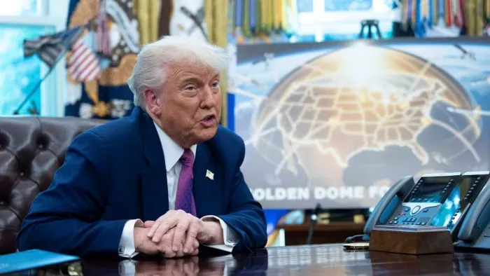 Ông Trump đề xuất áp thuế 50% với EU, 25% với Apple - Ảnh 1