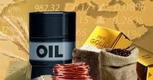 Thị trường ngày 2/5: Giá dầu tăng gần 2%, cà phê giảm hơn 4%, vàng thấp nhất trong hai tuần