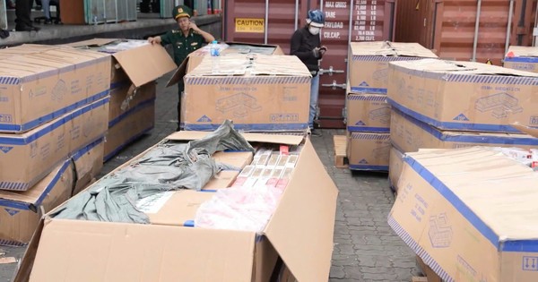 Tóm gọn 2 container thuốc lá lậu sắp xuất nước ngoài