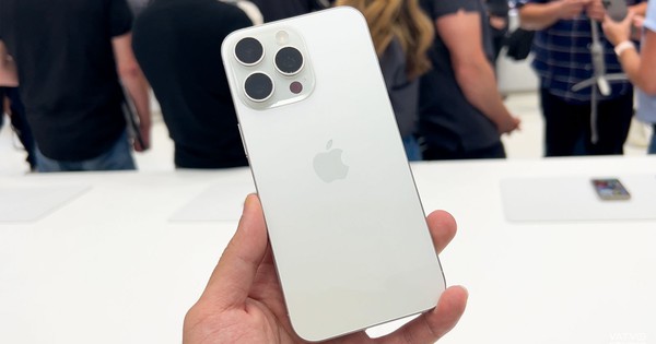 Hàng loạt iPhone giảm giá cực mạnh đầu tháng 5, máy cũ về mức 5,5 triệu đồng "rẻ" chưa từng có