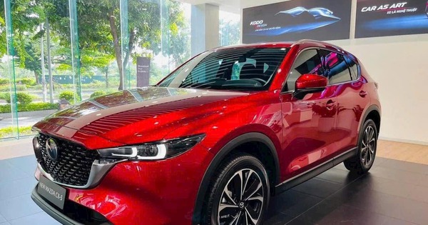 Mazda CX-5 lần đầu bán vượt Xpander, Ranger trong năm nay, dễ thành xe xăng/dầu bán chạy nhất tháng tại Việt Nam sau cơn sốt giảm giá kịch sàn