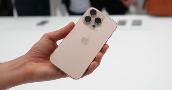 Giá iPhone 16 Pro Max lần đầu xuống dưới mức 30 triệu đồng