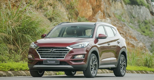 Ngày này năm xưa: Bộ đôi Elantra, Tucson cùng ra mắt, đều giảm doanh số nhưng vị thế hoàn toàn trái ngược
