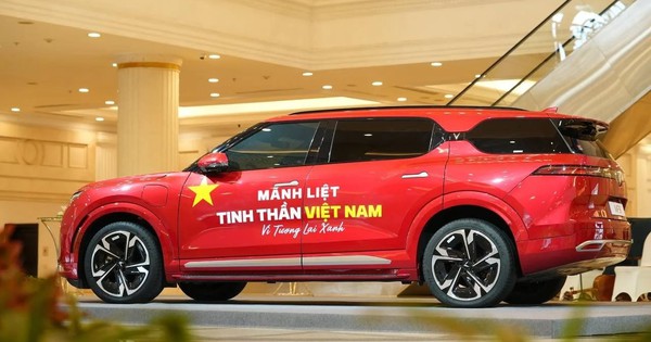 VinFast phát động chiến dịch ‘mãnh liệt tinh thần Việt Nam’ lần 3: ưu đãi 4% toàn bộ dòng xe, triển khai chương trình khách hàng thân thiết toàn dân