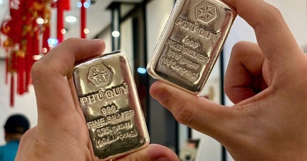 Giá bạc hôm nay 22/5: bật tăng khi đồng USD trượt giá