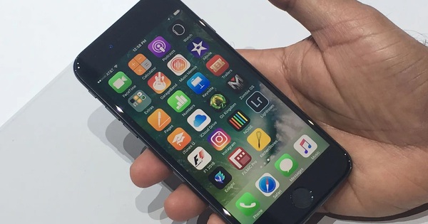 Apple bổ sung thêm 2 mẫu iPhone vào danh sách "đồ cổ"