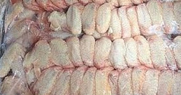 Việt Nam chi 200 - 300 triệu USD mỗi năm nhập gà đông lạnh