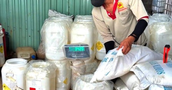 Đột kích xưởng phân bón lậu ở Đồng Nai, đóng gói bằng nguyên liệu Trung Quốc