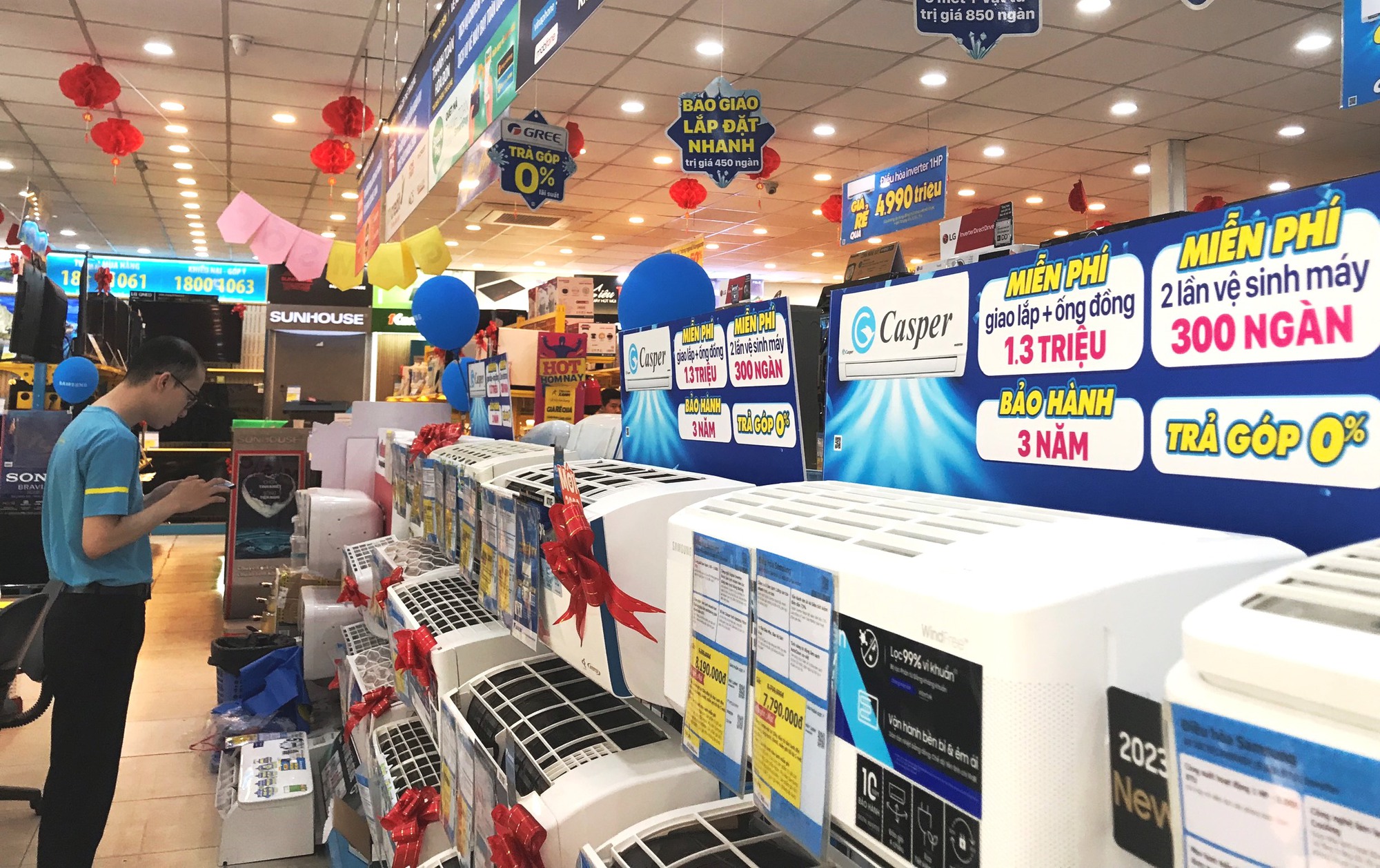 Không thể không đánh thuế tiêu thụ đặc biệt với xăng - Ảnh 3